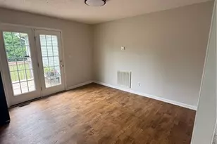 2296 Zornbrook Dr, Greensboro, NC 27406 - Photo 4