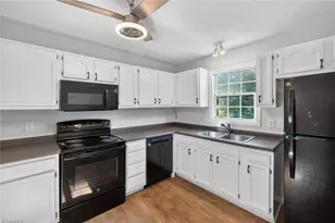 2296 Zornbrook Dr, Greensboro, NC 27406 - Photo 8