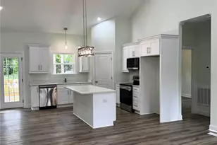 607 Kendall St, Eden, NC 27288 - Photo 2