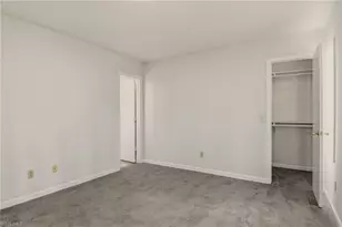 7 Pear Tree Ct, Greensboro, NC 27401 - Photo 18