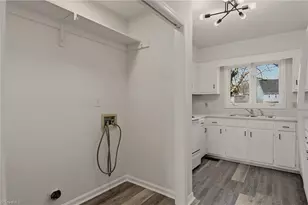 7 Pear Tree Ct, Greensboro, NC 27401 - Photo 8