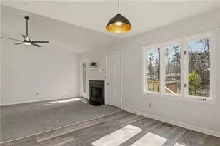 7 Pear Tree Ct, Greensboro, NC 27401 - Photo 6