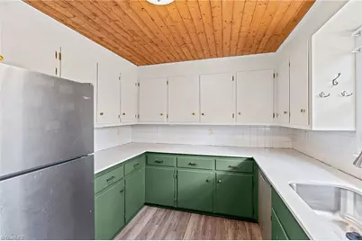 1401 Drumcliffe Road, Winston-Salem, NC 27103 - Photo 14