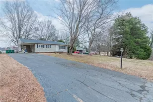 6316 Linda Dr, Lewisville, NC 27023 - Photo 2