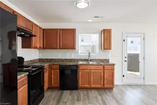 3933 Village Park Ct, Winston-Salem, NC 27127 - Photo 4