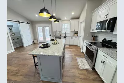 901 Kingsway Drive, King, NC 27021 - Photo 14