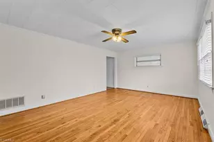 2922 Isaacs Pl, Greensboro, NC 27408 - Photo 4