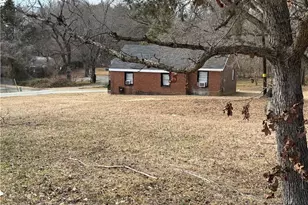 1222 Rauhut St, Burlington, NC 27217 - Photo 6