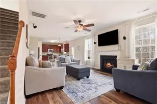 467 Mahogany Dr, Thomasville, NC 27360 - Photo 2