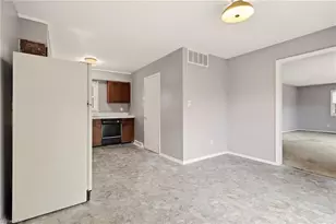 1031 Shea Ct, Winston-Salem, NC 27107 - Photo 6