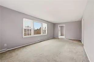 1031 Shea Ct, Winston-Salem, NC 27107 - Photo 10