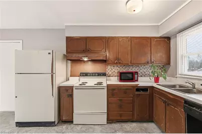 1031 Shea Court, Winston-Salem, NC 27107 - Photo 4