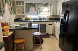 500 Pontiac Dr, Thomasville, NC 27360 - Photo 2