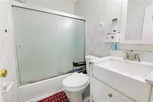 5705 Bramblegate Rd, Greensboro, NC 27409 - Photo 16