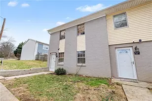 5705 Bramblegate Rd, Greensboro, NC 27409 - Photo 2