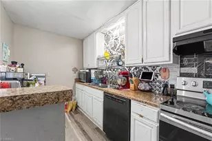 5705 Bramblegate Rd, Greensboro, NC 27409 - Photo 8