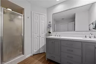 1202 Pebble Dr, Greensboro, NC 27410 - Photo 18