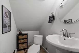 1202 Pebble Dr, Greensboro, NC 27410 - Photo 10