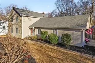 1202 Pebble Dr, Greensboro, NC 27410 - Photo 36