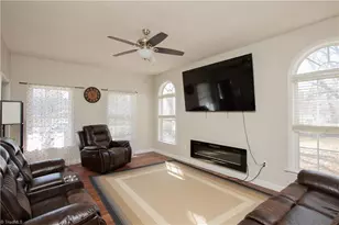 701 Diana Dr, Thomasville, NC 27360 - Photo 22