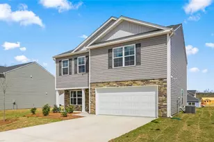 3006 Middle Creek Ln, Greensboro, NC 27405 - Photo 2