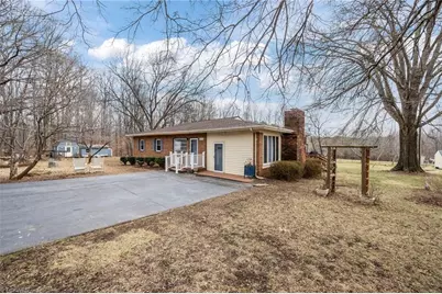 289 Vfw Road, Reidsville, NC 27320 - Photo 2