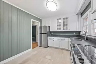 2209 Villa Dr, Greensboro, NC 27403 - Photo 8