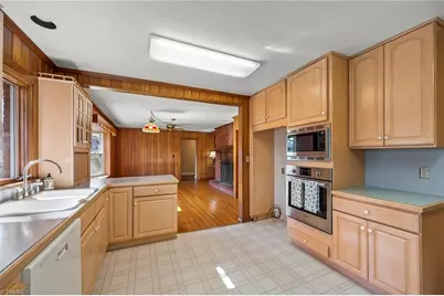 2410 Bitting Road, Winston-Salem, NC 27104 - Photo 10