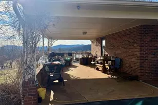 927 Shingle Gap Rd, Purlear, NC 28665 - Photo 4