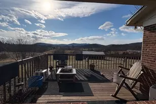 927 Shingle Gap Rd, Purlear, NC 28665 - Photo 4