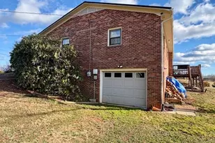 927 Shingle Gap Rd, Purlear, NC 28665 - Photo 18