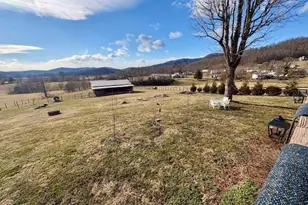 927 Shingle Gap Rd, Purlear, NC 28665 - Photo 8