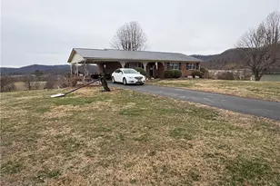 927 Shingle Gap Rd, Purlear, NC 28665 - Photo 14