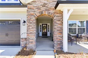 3440 Castlerock Dr, Burlington, NC 27215 - Photo 2