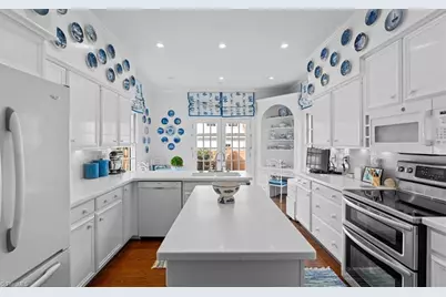 7 Charleston Square, Greensboro, NC 27408 - Photo 18