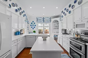 7 Charleston Square, Greensboro, NC 27408 - Photo 18