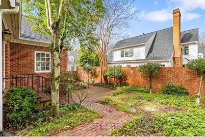 7 Charleston Square, Greensboro, NC 27408 - Photo 48