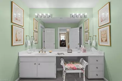 7 Charleston Square, Greensboro, NC 27408 - Photo 40