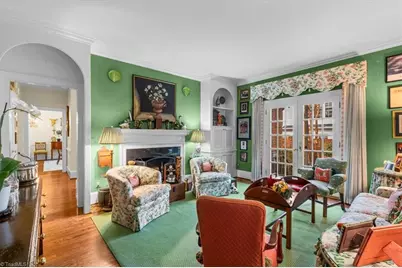 7 Charleston Square, Greensboro, NC 27408 - Photo 16