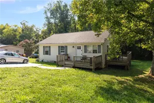 112 Rotary Ln, Thomasville, NC 27360 - Photo 2