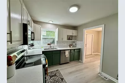 2401 Phoenix Drive, Greensboro, NC 27406 - Photo 12