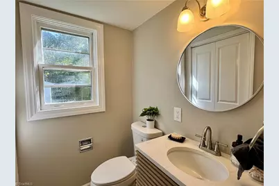 2401 Phoenix Drive, Greensboro, NC 27406 - Photo 16