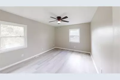 2401 Phoenix Drive, Greensboro, NC 27406 - Photo 18