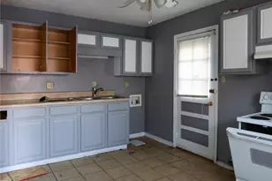 3506 4 Seasons Dr, Durham, NC 27707 - Photo 4