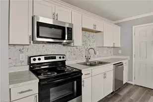 1408 Willow Rd, Greensboro, NC 27401 - Photo 8