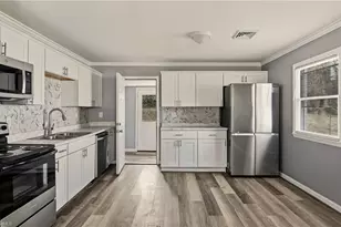 1408 Willow Rd, Greensboro, NC 27401 - Photo 6