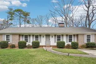 1412 Hobbs Rd, Greensboro, NC 27410 - Photo 2