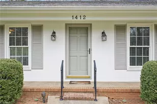 1412 Hobbs Rd, Greensboro, NC 27410 - Photo 2