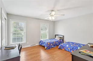 1412 Hobbs Rd, Greensboro, NC 27410 - Photo 32