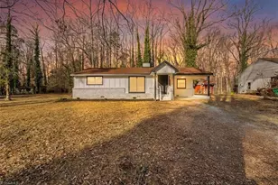 423 Dogwood Cir, High Point, NC 27260 - Photo 1